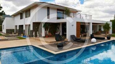 What are the benefits of an indoor swimming pool?